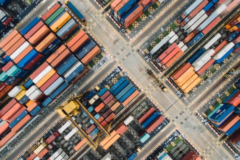 Image 1 - Shipping containers (Photo by CHUTTERSNAP on Unsplash)